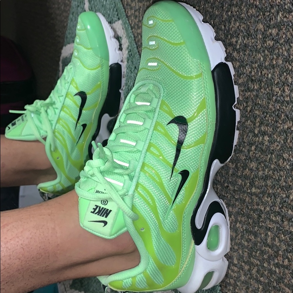 Nike Air Max Plus Overbranding Lime Blast